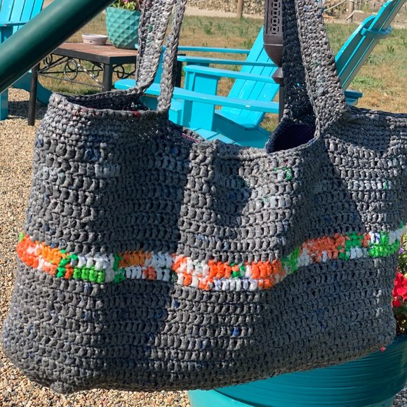 Crochet Beach or tote shoulder bag.  Handmade from recycled retail plastic bags. - Picture 2 of 4